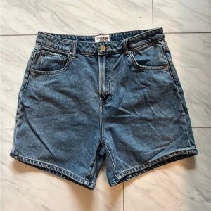 Insane Gene Mom Jean Shorts Size large